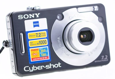 Sony DSC-W70 / Black /7,2MP  mit Tessar 38 - 114mm f 2,8 - 5,2 / Getestet / Top - Bild 1 von 4
