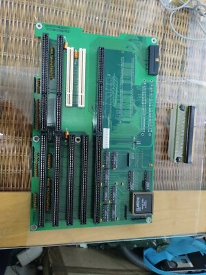 MICRONIK A-1200 BUSBOARD 6860 Rev.5.44  ZorroII-ISA-PCI Amiga 1200 - Image 1 of 4