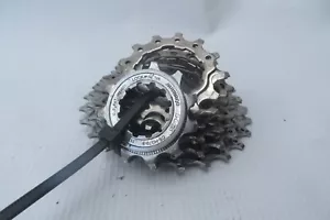 Cassette de velocidad Shimano CS-HG70-9 Road Mountain 11-25T espaciadores usados incluidos - Imagen 1 de 2
