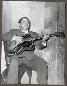 Fotografia dell'attore Folco Lulli nel film Non c'è pace tra gli ulivi - 1950 - Picture 1 of 1