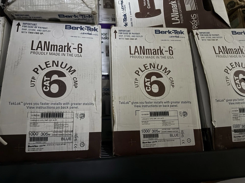 Berk-Tek Lanmark -6 - AZUL CAT6 PLENUM/CMP cableado de datos con clasificación de fuego - 1000 ft Foto 1 de 2