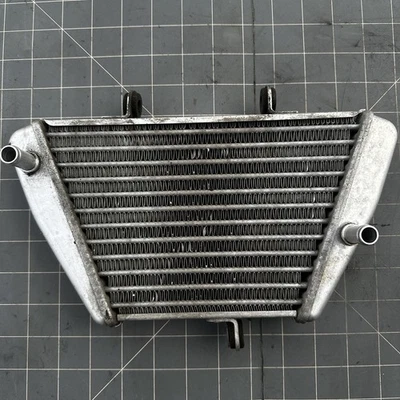 Aprilia RSV4 Tuono Oil Cooler 2B000897 858790 — 第 1/4 张图片