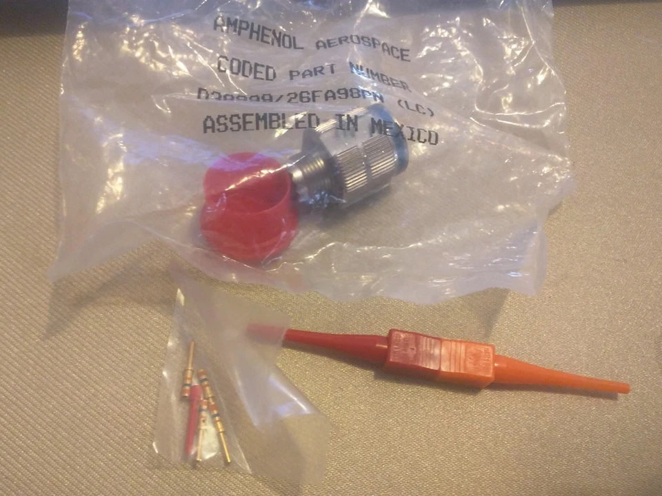 AMPHENOL AEROSPACE D38999/26FA98PN CIRCULAR CONNECTOR  - Image 1 of 1