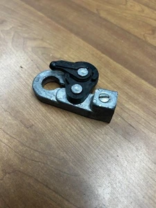 Quick Disconnect Battery Terminal NSN 5995-01-209-3252 - Picture 1 of 1