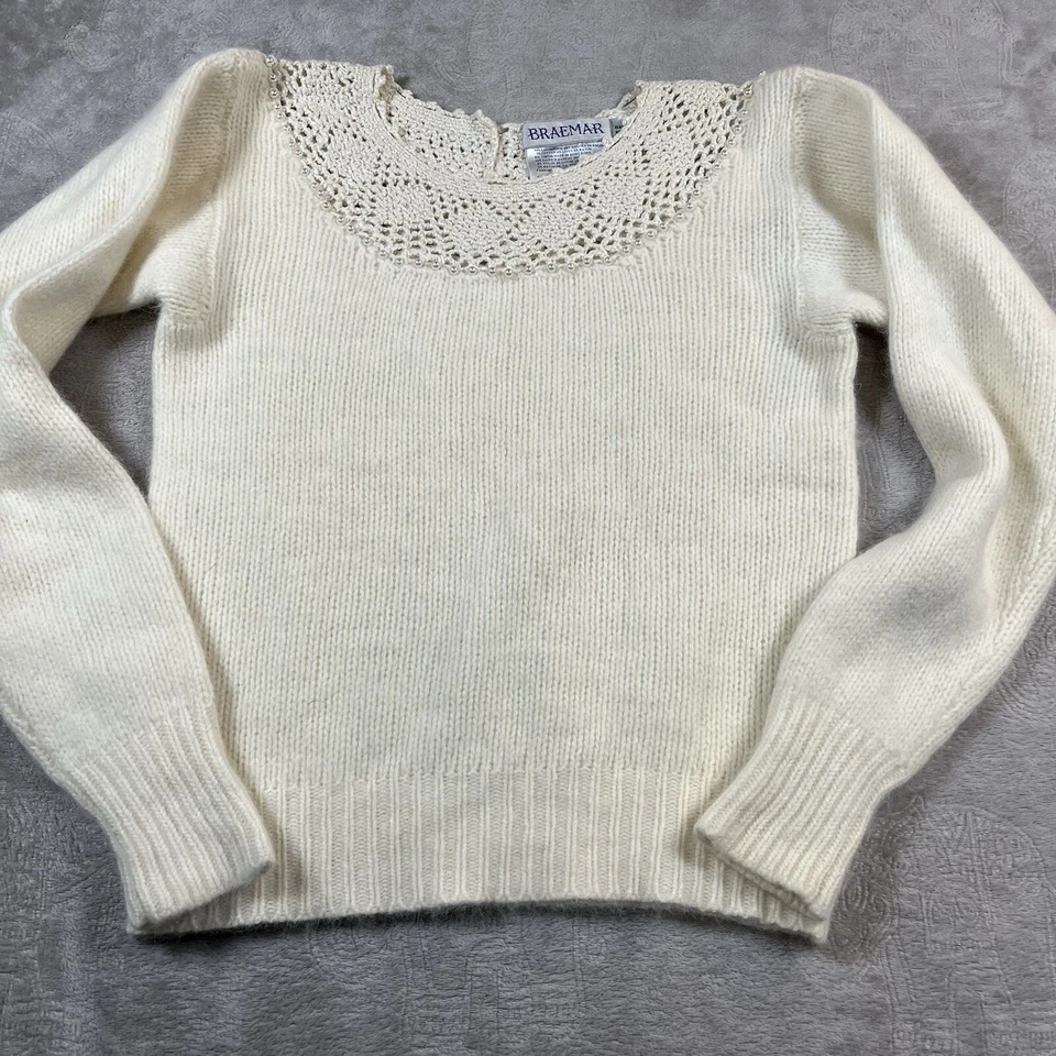 Suéter Braemar Tejido a Mano Mezcla de Lana de Cordero Marfil Pequeño Crochet Perla GrannyCore Foto 1 de 4