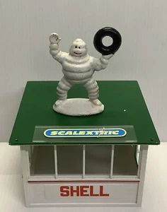Vintage Style 'CAST METAL' MICHELIN BIBENDUM (84mm High) for Scalextric Airfix F - Picture 1 of 3