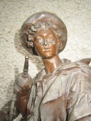 STATUETTE EN REGULE JEUNE HOMME A LA CORNEMUSE LA TARENTELLE   19iàme siècle - Photo 1/4