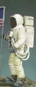 1/32 54mm Resin Figure Model Kit US Astronaut Man Space Suit Landing Unpainted - Picture 1 of 3
