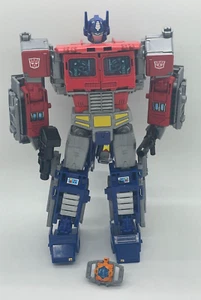 Hasbro E1147 Transformers Generations Power of The Primes Optimus Prime Figur - Bild 1 von 2