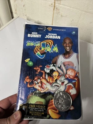 Space Jam (VHS, 1997) NEW With Collector's Coin - Bugs Bunny, Michael Jordan - Image 1 of 4