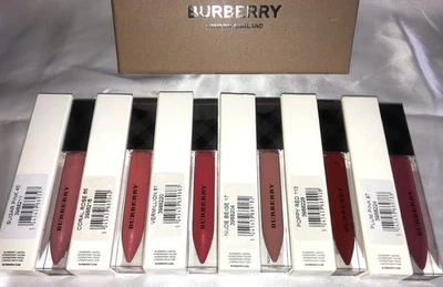 Six Burberry Kisses Brillo, Hidratante, Se vende por $174 Foto 1 de 2
