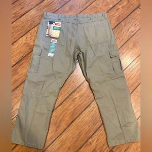 Wrangler Rip Stop Cargo Pants mens 44x30 tan brown Relaxed Fit Tech cotton NWT - Picture 1 of 9