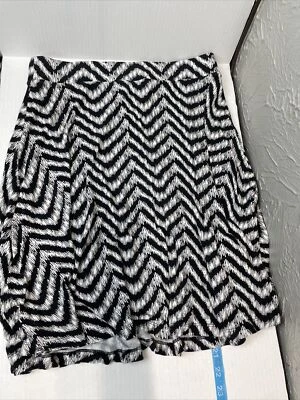Женская юбка New York & Co черно-белая с шевронным принтом без застежек длина до колена средняя - Изображение 1 из 4