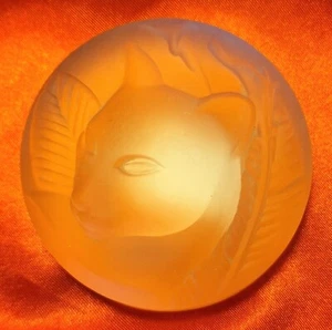 Milchglas Siamkatze Kätzchen Panther Puma Leopard rund mattiert Briefbeschwerer - Bild 1 von 5