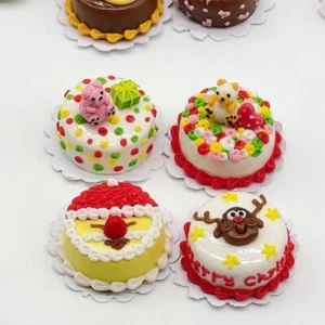 4 pieces Miniature Christmas Cake, Miniature clay work 1:12 Scale - Picture 1 of 6