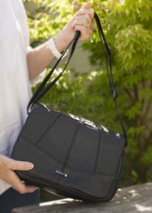 Damen-Handtasche mit echtem weichem echtem Nappaleder mit dreifachem Abschnitt und Reißverschluss - Bild 1 von 4