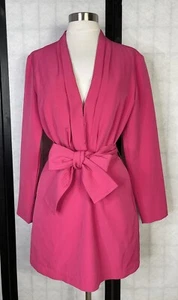 Karina Grimaldi / Revolve Mini Kleid mit Gürtel Rosa. Größe: M - Bild 1 von 8