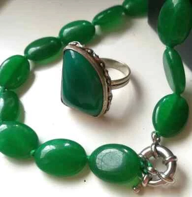 ANELLO GIADA VERDE NATURALE E ARGENTO 925 LAVORATO, ANELLO DESIGN STILE VINTAGE - Immagine 1 di 4