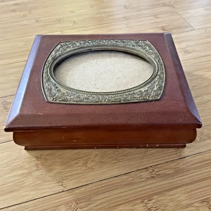 Vintage Oval Photo Frame Jewelry Trinket Box - Wooden Cherry Finish Metal Roses - Picture 1 of 10