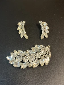 Juego de broches y pendientes de clip de diamantes de imitación transparentes helados blancos de colección declaración navideña - Imagen 1 de 10