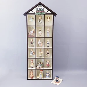Vintage 19er Set Goebel Berta Hummel Weihnachtsschmuck mit Holzvitrine - Bild 1 von 12
