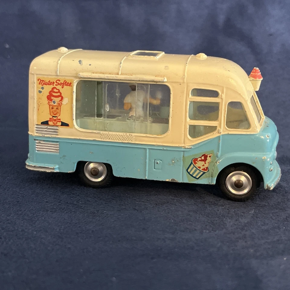 Фургон для мороженого Smith's Karrier Corgi Toys сделано в Великобритании - Изображение 1 из 4