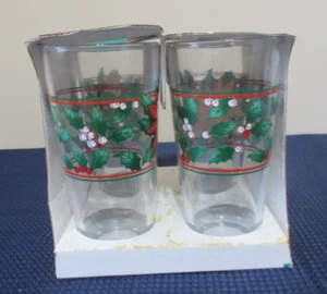 NOS Vtg. Set of 4 Decor Tumblers Christmas Holly Glasses Komodo International - Picture 1 of 5