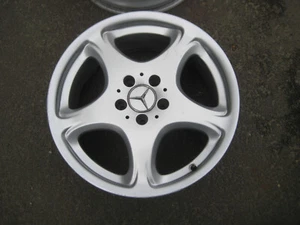 1 cerchio in lega originale Mercedes 8Jx18 H2 ET44 Lk.5x112x66,1 2204010302 - Foto 1 di 1