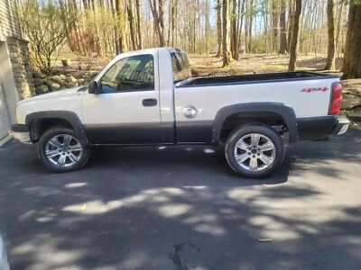 2004 Chevrolet Silverado 1500 K1500 - Image 1 of 4