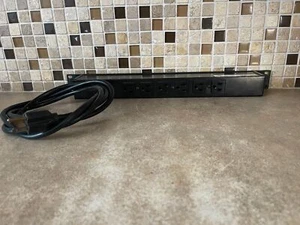 WIREMOLD J06B0B 60HZ 15AMPS 120V PLUG-IN CENTER RACK MOUNT POWER OUTLET ULE1-16 - Picture 1 of 4