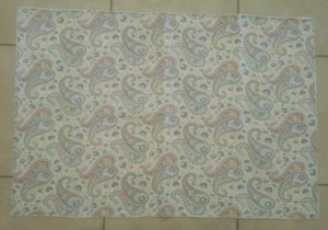 Edredón cuna muñeca vintage años 40, hecho a mano de tela saco harina 28” x 19” - Imagen 1 de 4