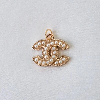 Chanel Zipper Pull Pendant, Pearls, White, Gold, 22mm, Stamped - Image 1 of 4