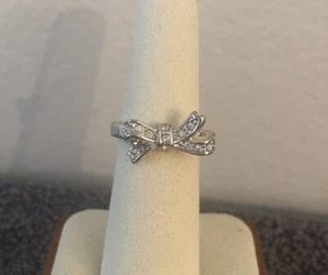 Neu ohne Etikett Juicy Couture Pavé-Ring "Schleifen für ein Sternchen" - Bild 1 von 3