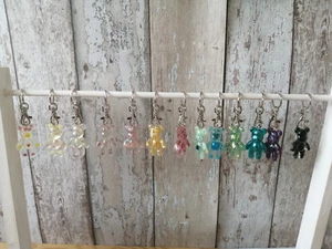 Schlüsselanhänger Teddy, Bär, lila, Glitzer, türkis, blau, weiß, Karabinerhaken - Bild 1 von 12