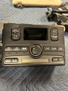 OEM 2006-2008 Honda Pilot Radio 6 Disc Stereo 39100-S9V-A600 NO RADIO CODE PARTS - Picture 1 of 2
