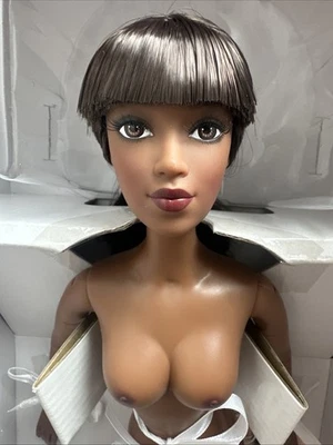 2004 MADAME ALEXANDER NUDE MOD PARIS WILLIAMS 16” ALEX FASHION DOLL + Box+ Stand - Image 1 of 4