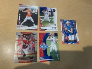2021 Panini Score NFL Draft Kyle Trask RC + altri 4 RC - Tampa Bay Buccaneers - Foto 1 di 1