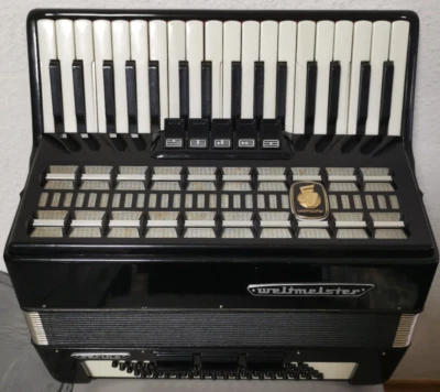 Weltmeister Serino Akkordeon 80 Bass mit Koffer und Gürtel Nr. 062365 Vintage - Image 1 of 4