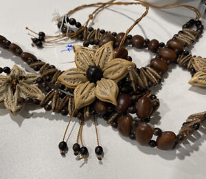 Unbranded Womens Belt Vintage Wooden Beads String  Flowers 40”Long Boho