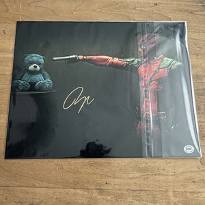 Ryan Reynolds Deadpool Signed 11x14 RARE Photo AUTOGRAPHED w/COA - Picture 1 of 4