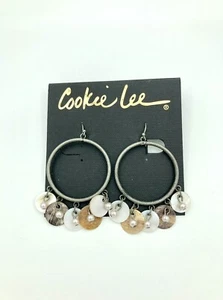 Hermosos Pendientes Aro Cookie Lee Firmados MOP/Abalón - Tarjeta Original $24 - Imagen 1 de 3