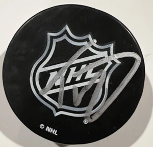 Disco con logotipo de la NHL autografiado por Trevor Zegras de los Anaheim Ducks - Imagen 1 de 4