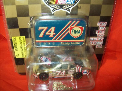 Randy LaJOIE 1998 FINA NASCAR ESCALA 1/64 con MEDALLÓN DE COLECCIONISTA/SOPORTE H/O Foto 1 de 4