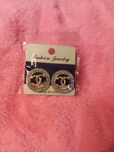 Elegant Fashion Metal Stud Earrings Gold Tone Bling Rhinestone Women's - Picture 1 of 4