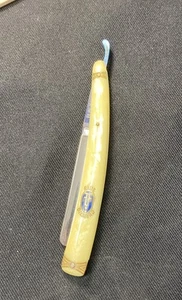 Vintage Blue Diamond Straight Razor, S.R. Droescher Inc. - Picture 1 of 9