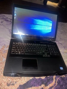 Alienware M17x R4 I7-3630QM CPU NVIDIA GeForce GTX 675M 6 GB RAM 500 GB SSD - Foto 1 di 3