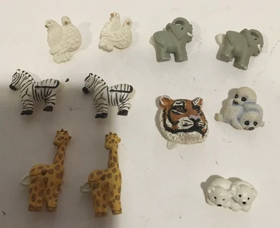 BUTTONS Noahs Ark Animals 11 Giraffe, elephants, zebras, doves, tiger, bears - Image 1 of 4