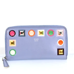 Authentique étui à main long zippé FENDI portefeuille multi clous P3221JS609 - Photo 1 sur 21