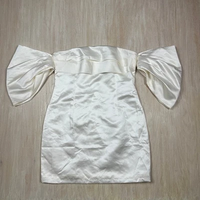 Nuevo con etiquetas Mini Vestido Romántico Formal de Fiesta 12 Pétalos y Cachorros Satén Hombro Descubierto Puff 12 Foto 1 de 4