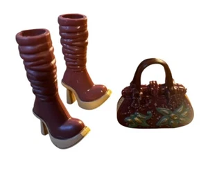 Barbie Fashionistas Botas Altas Marrón Slouchy Tacones 2011 Sweetie World Tour Cartera - Imagen 1 de 6